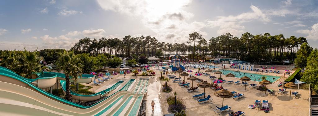 Piscines et toboggans du camping Les Dunes de Contis